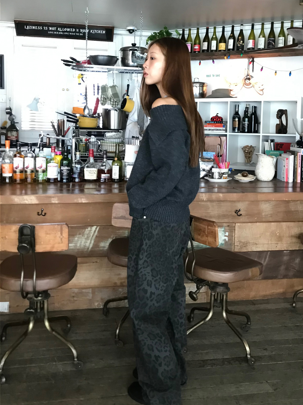 긴팔 티셔츠 모델 착용 이미지-S1L49