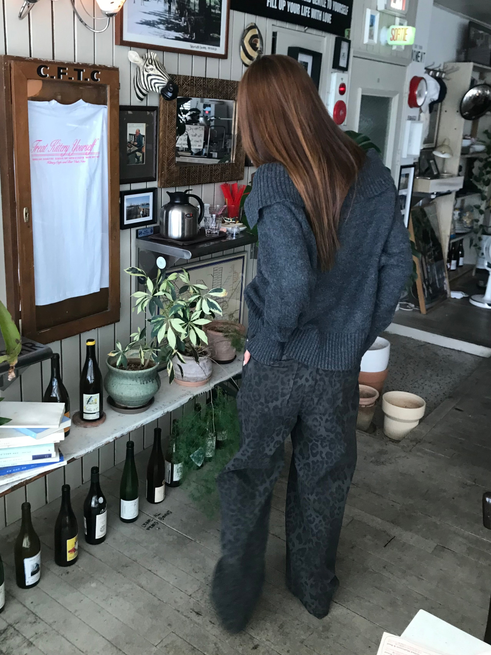 긴팔 티셔츠 모델 착용 이미지-S1L51