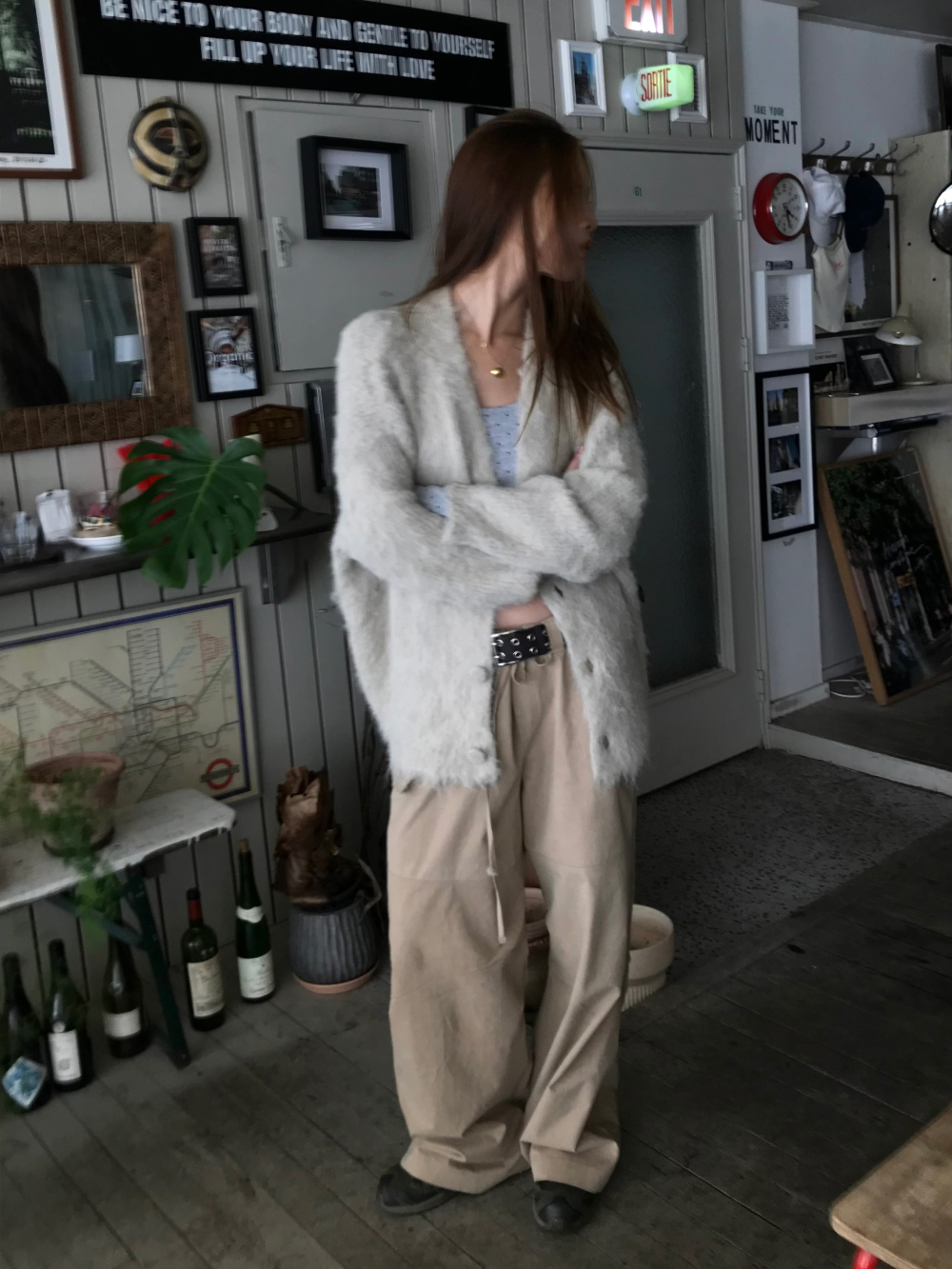 긴팔 티셔츠 모델 착용 이미지-S1L26