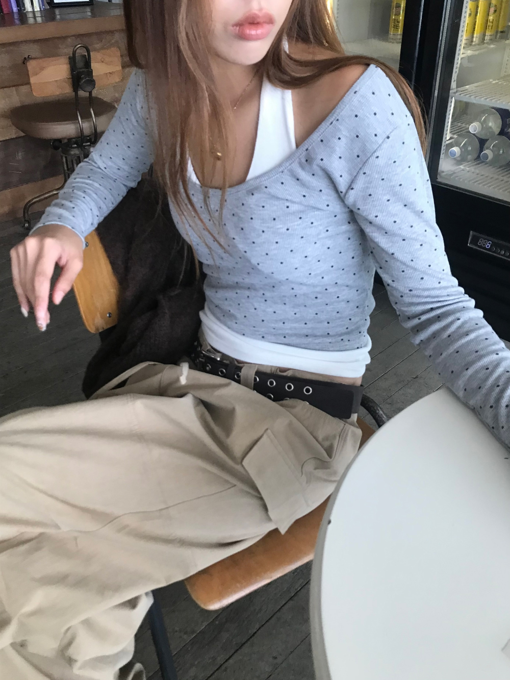 긴팔 티셔츠 모델 착용 이미지-S1L17