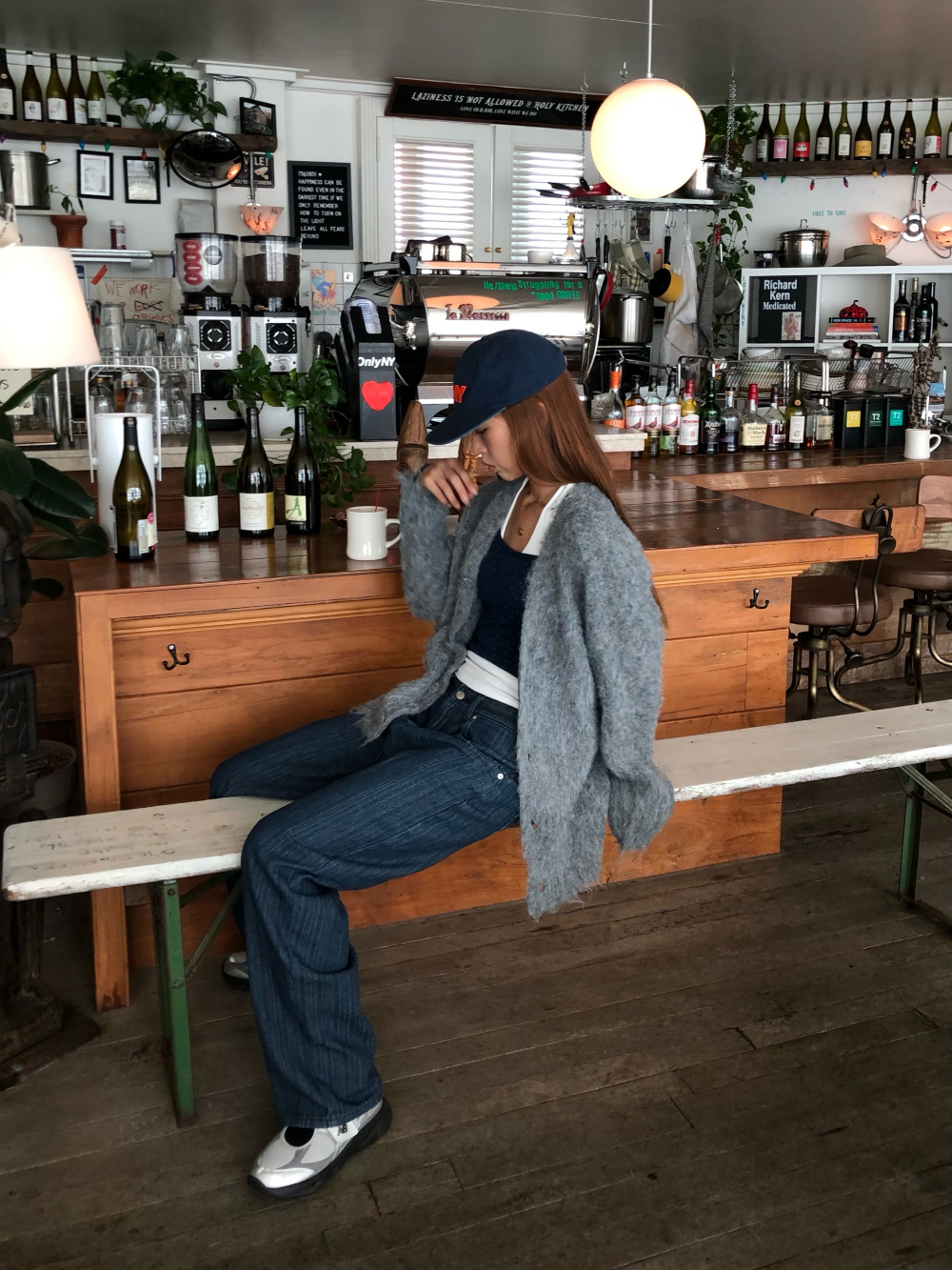 긴팔 티셔츠 모델 착용 이미지-S1L42