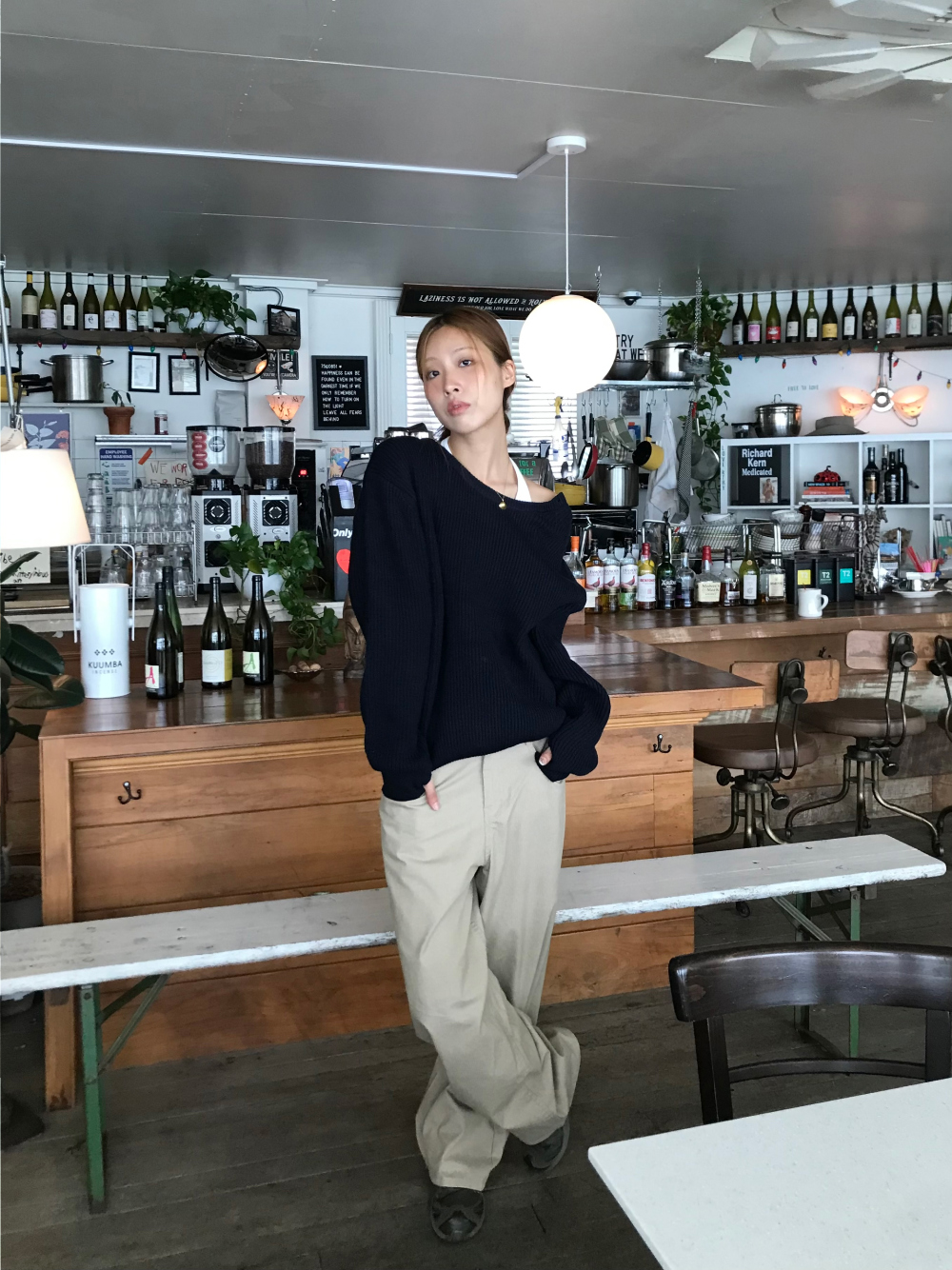 긴팔 티셔츠 모델 착용 이미지-S1L62