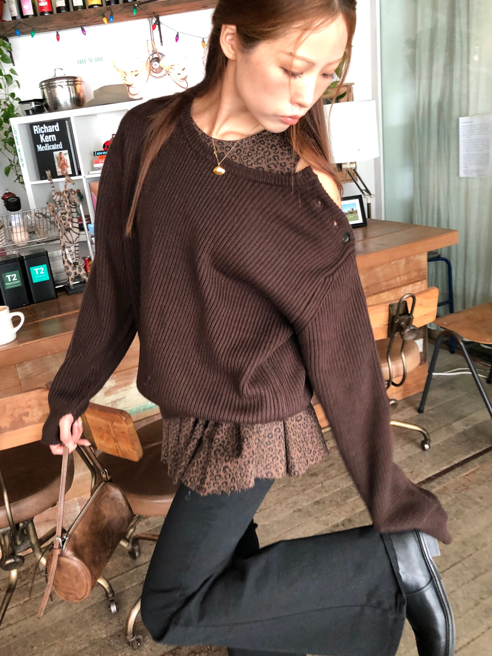 긴팔 티셔츠 모델 착용 이미지-S1L34