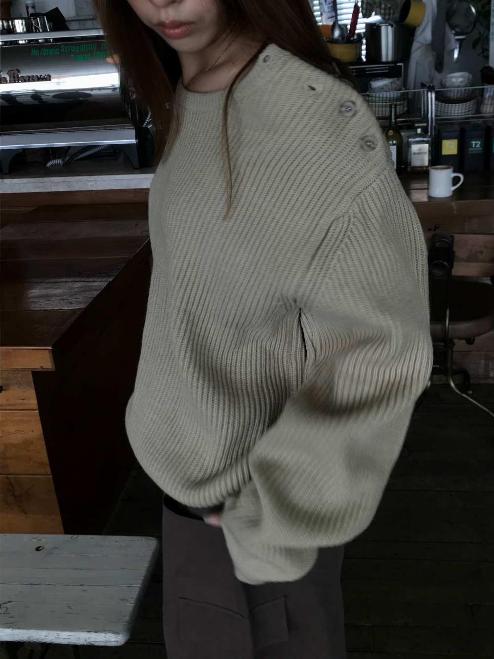 긴팔 티셔츠 모델 착용 이미지-S1L45