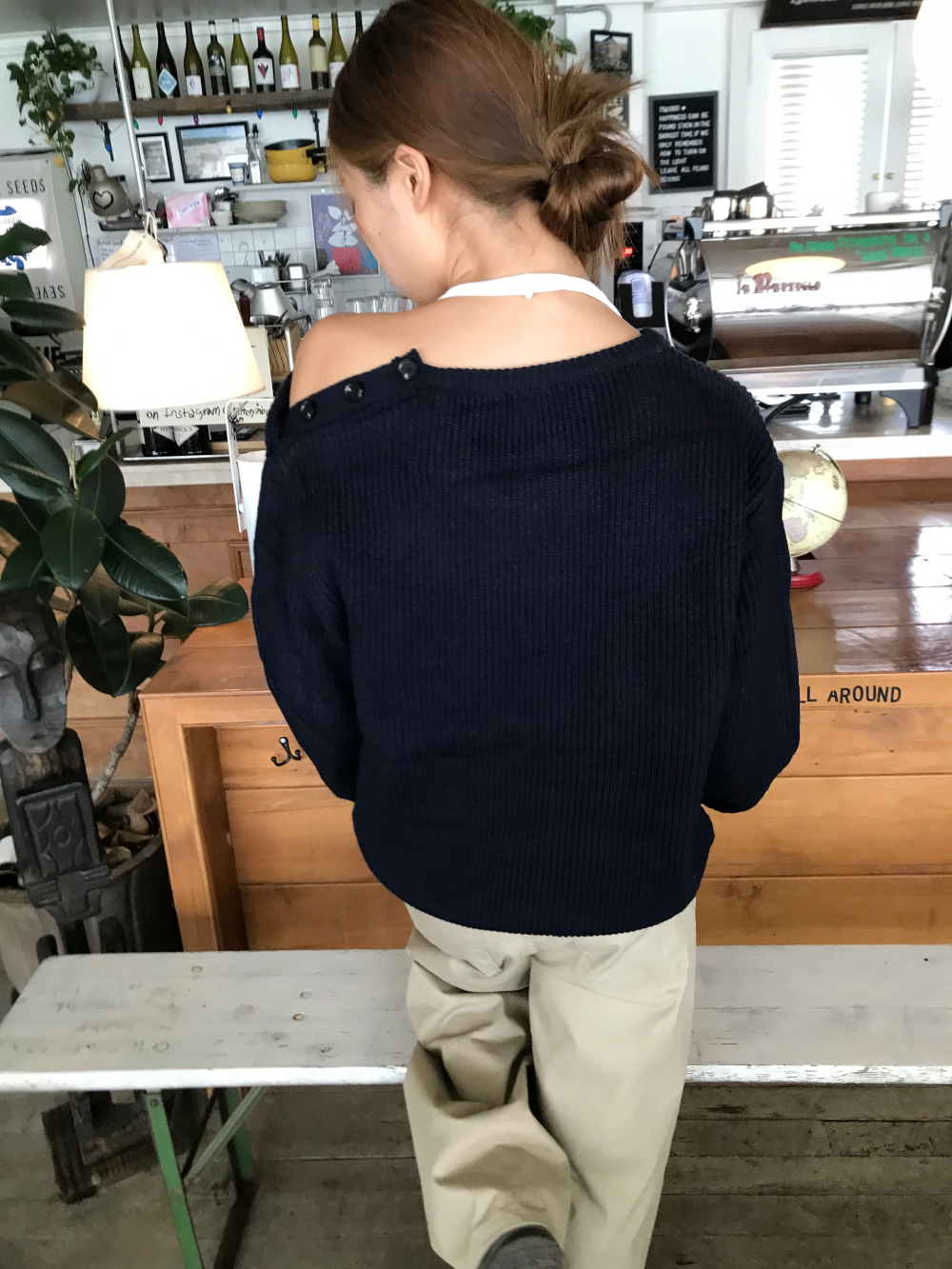 긴팔 티셔츠 모델 착용 이미지-S1L64