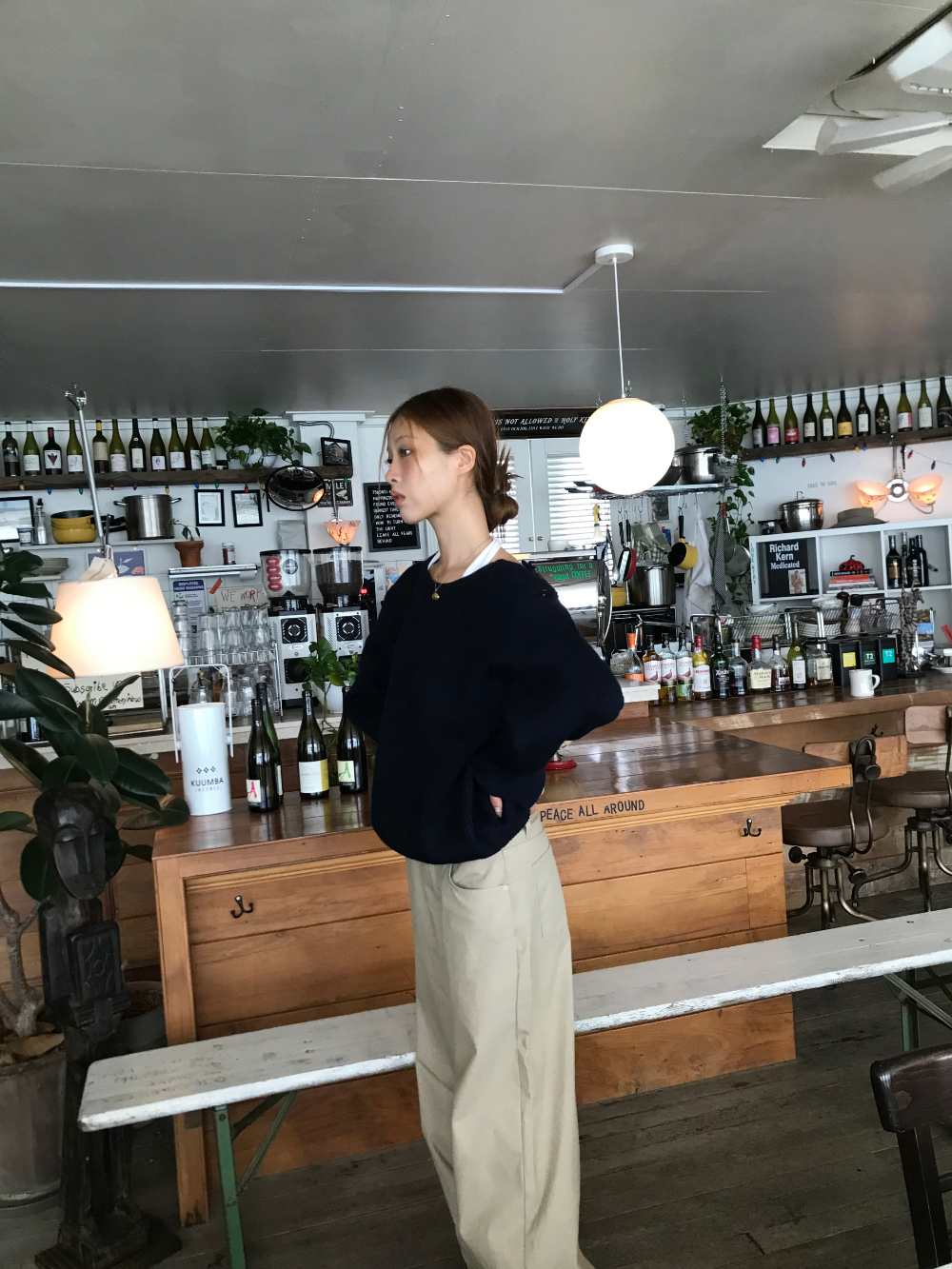 긴팔 티셔츠 모델 착용 이미지-S1L60