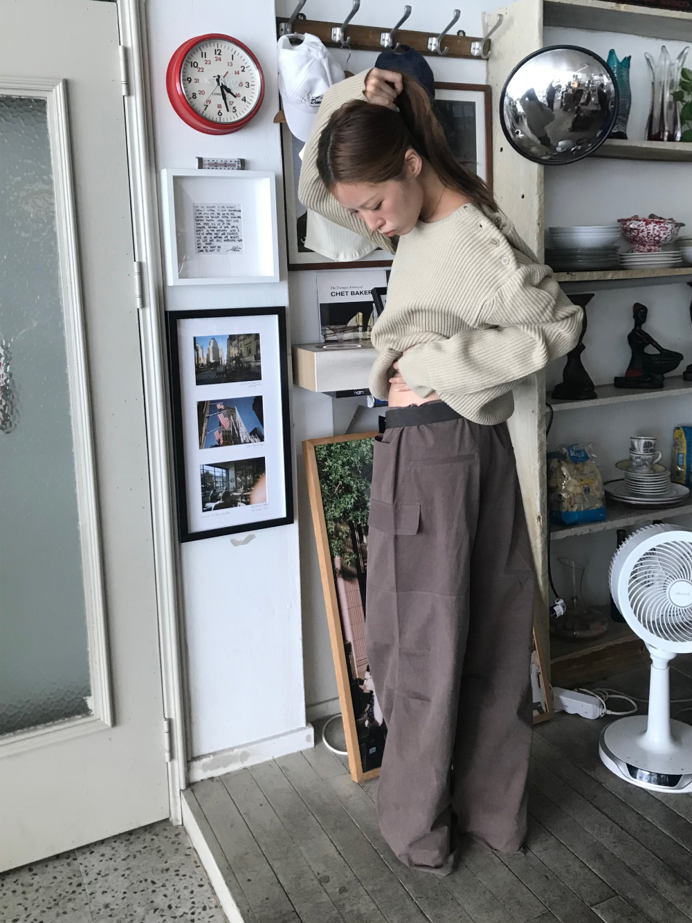 긴팔 티셔츠 모델 착용 이미지-S1L49