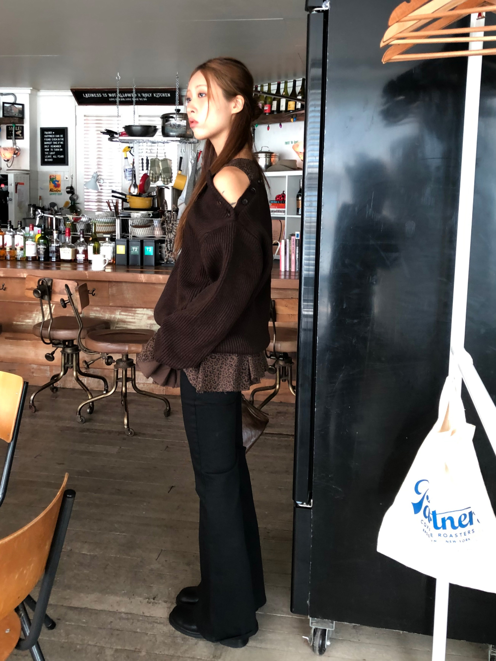 긴팔 티셔츠 모델 착용 이미지-S1L37