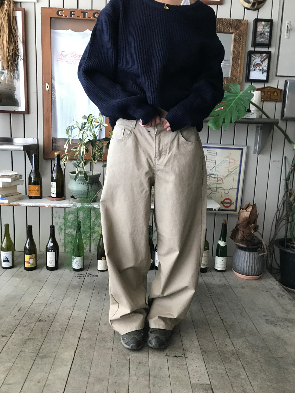 긴팔 티셔츠 모델 착용 이미지-S1L66