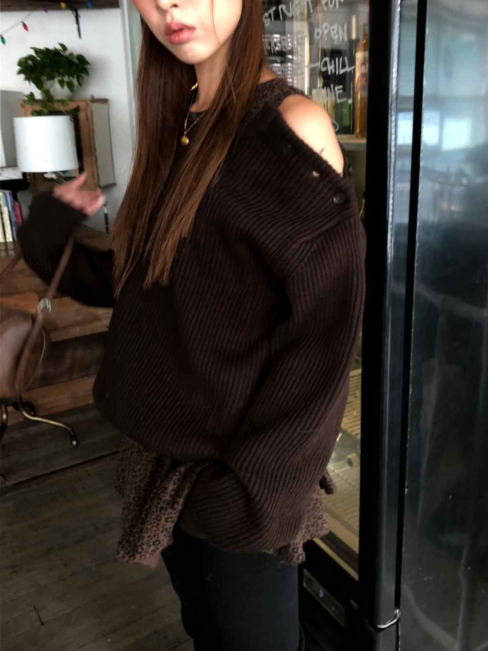 긴팔 티셔츠 모델 착용 이미지-S1L36