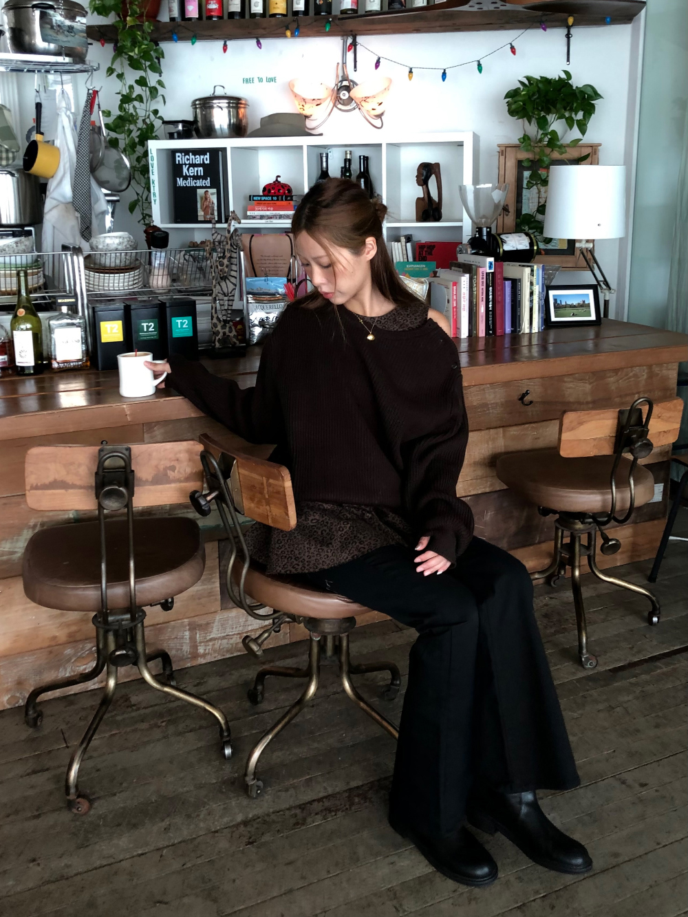 긴팔 티셔츠 모델 착용 이미지-S1L30