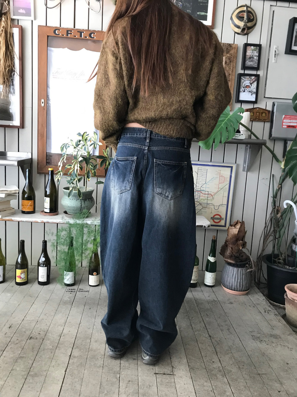 긴팔 티셔츠 모델 착용 이미지-S1L28