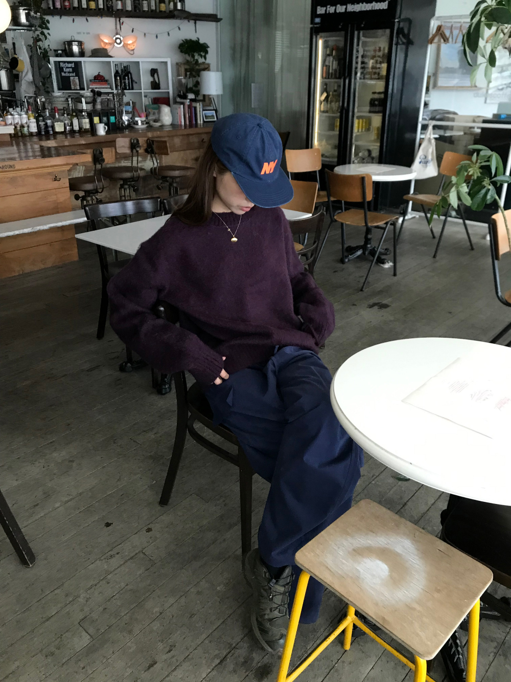 긴팔 티셔츠 모델 착용 이미지-S1L32