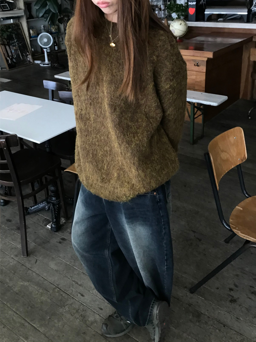 긴팔 티셔츠 모델 착용 이미지-S1L22