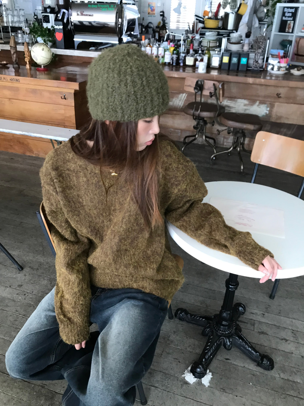 긴팔 티셔츠 모델 착용 이미지-S1L15