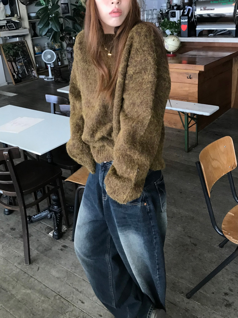 긴팔 티셔츠 모델 착용 이미지-S1L21