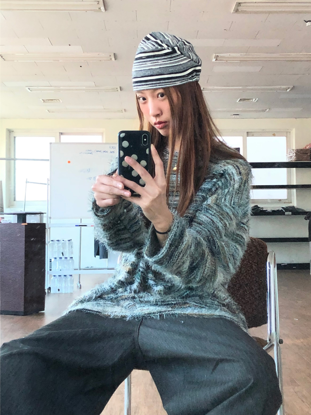 긴팔 티셔츠 모델 착용 이미지-S1L17