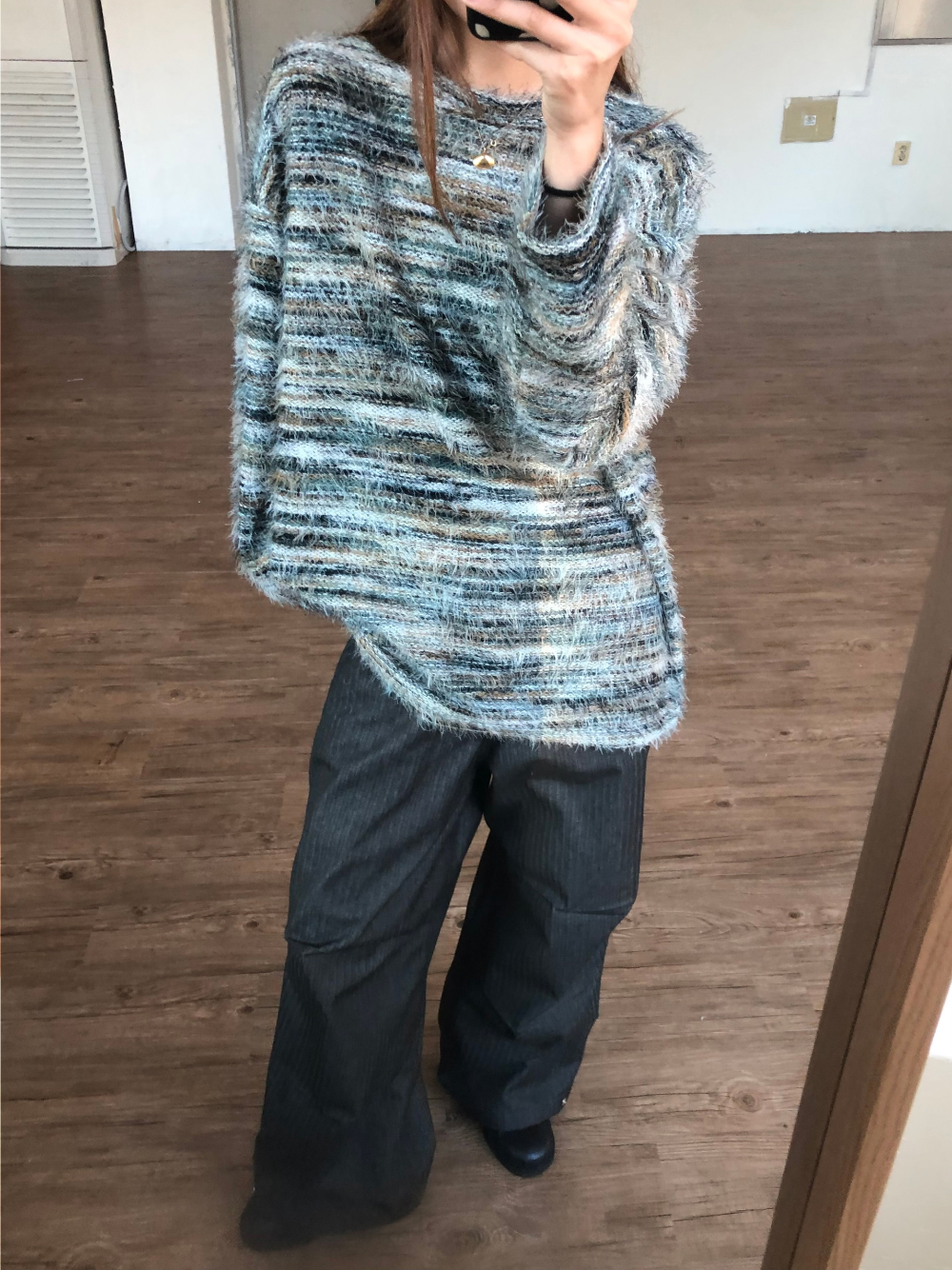 긴팔 티셔츠 모델 착용 이미지-S1L68