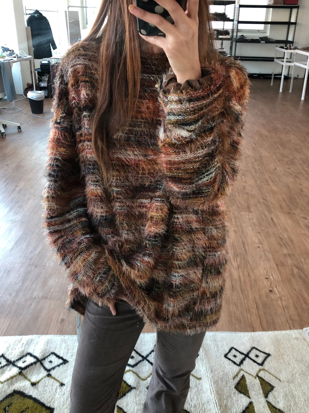 긴팔 티셔츠 모델 착용 이미지-S1L27