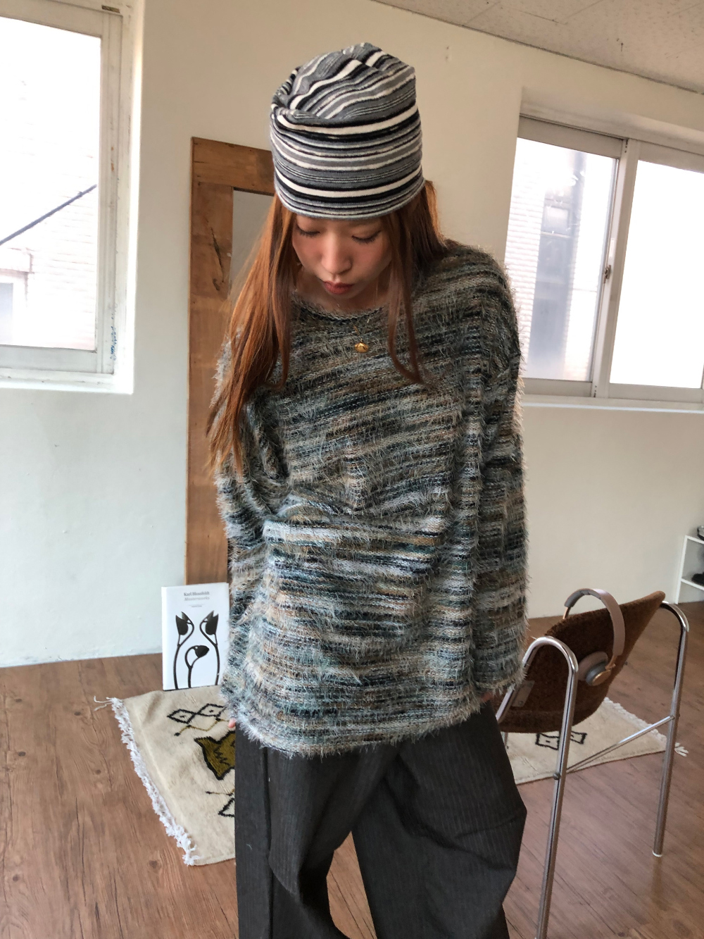 긴팔 티셔츠 모델 착용 이미지-S1L58