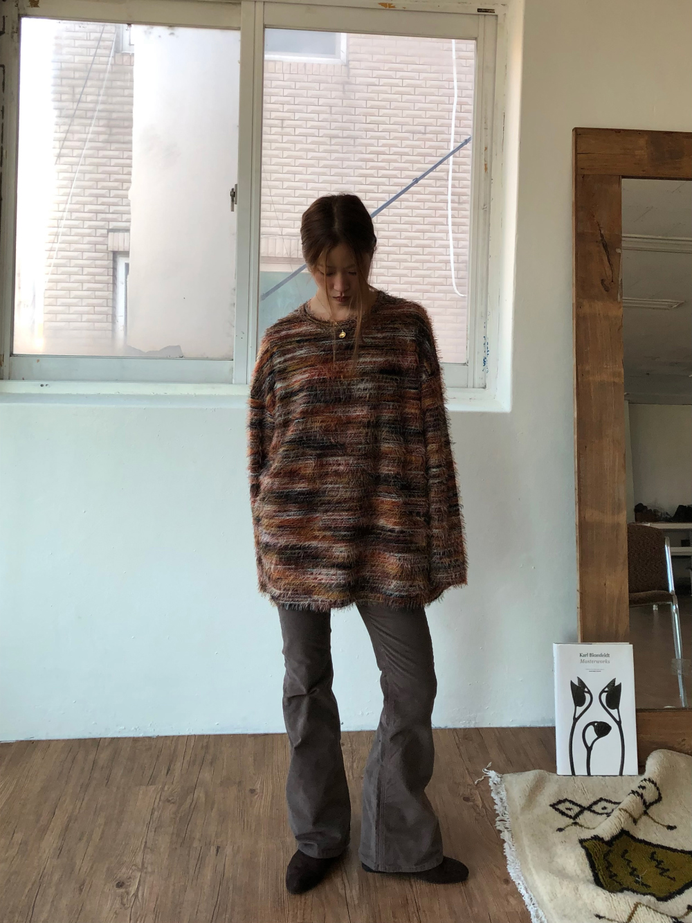 긴팔 티셔츠 모델 착용 이미지-S1L38