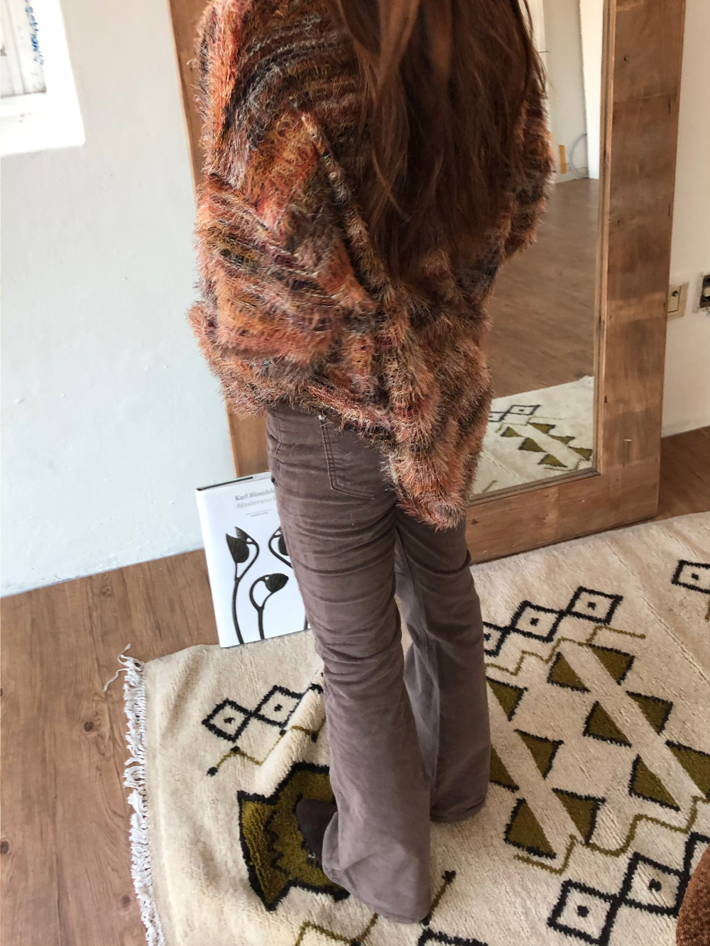 긴팔 티셔츠 모델 착용 이미지-S1L16