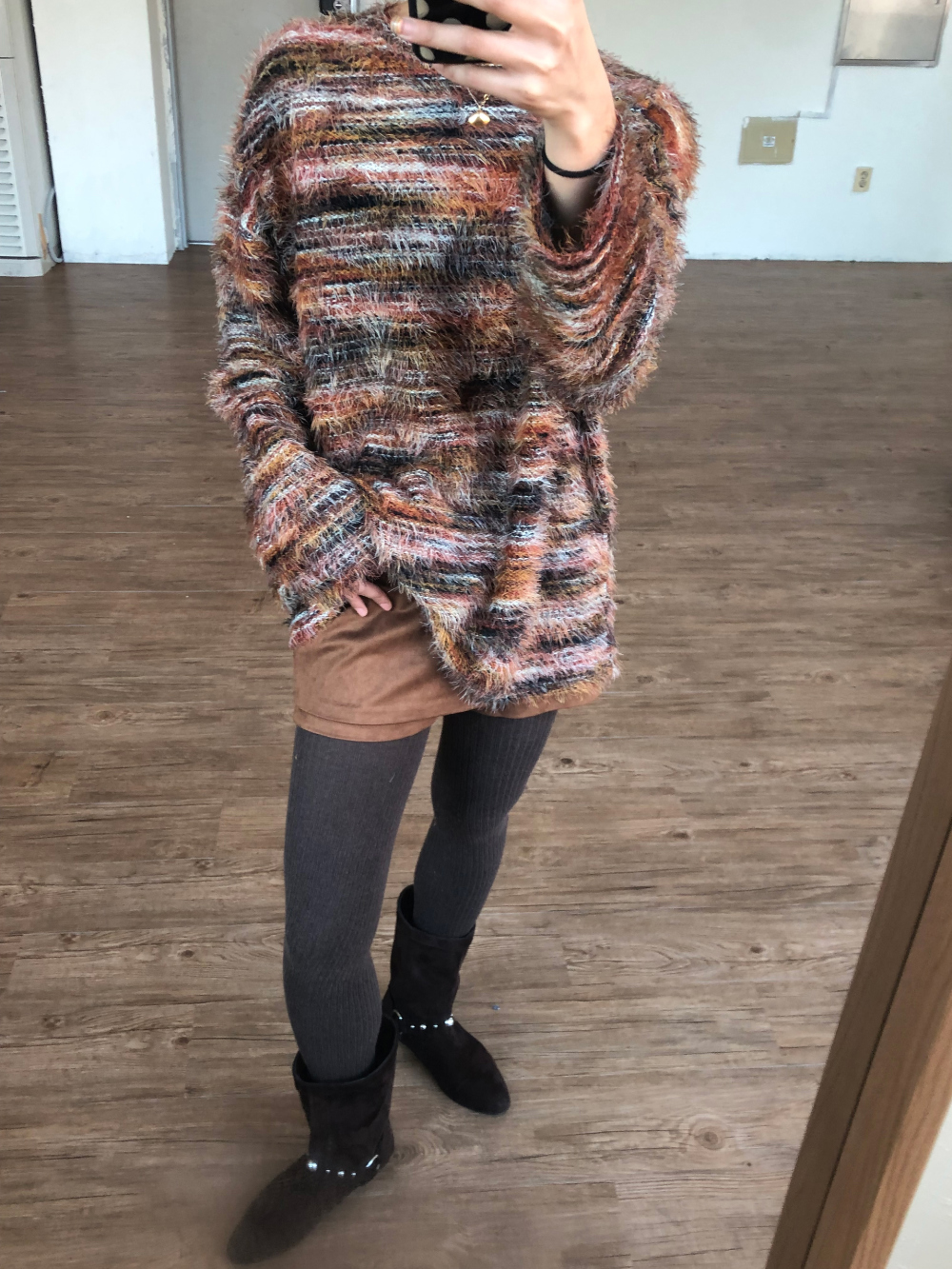 긴팔 티셔츠 모델 착용 이미지-S1L46