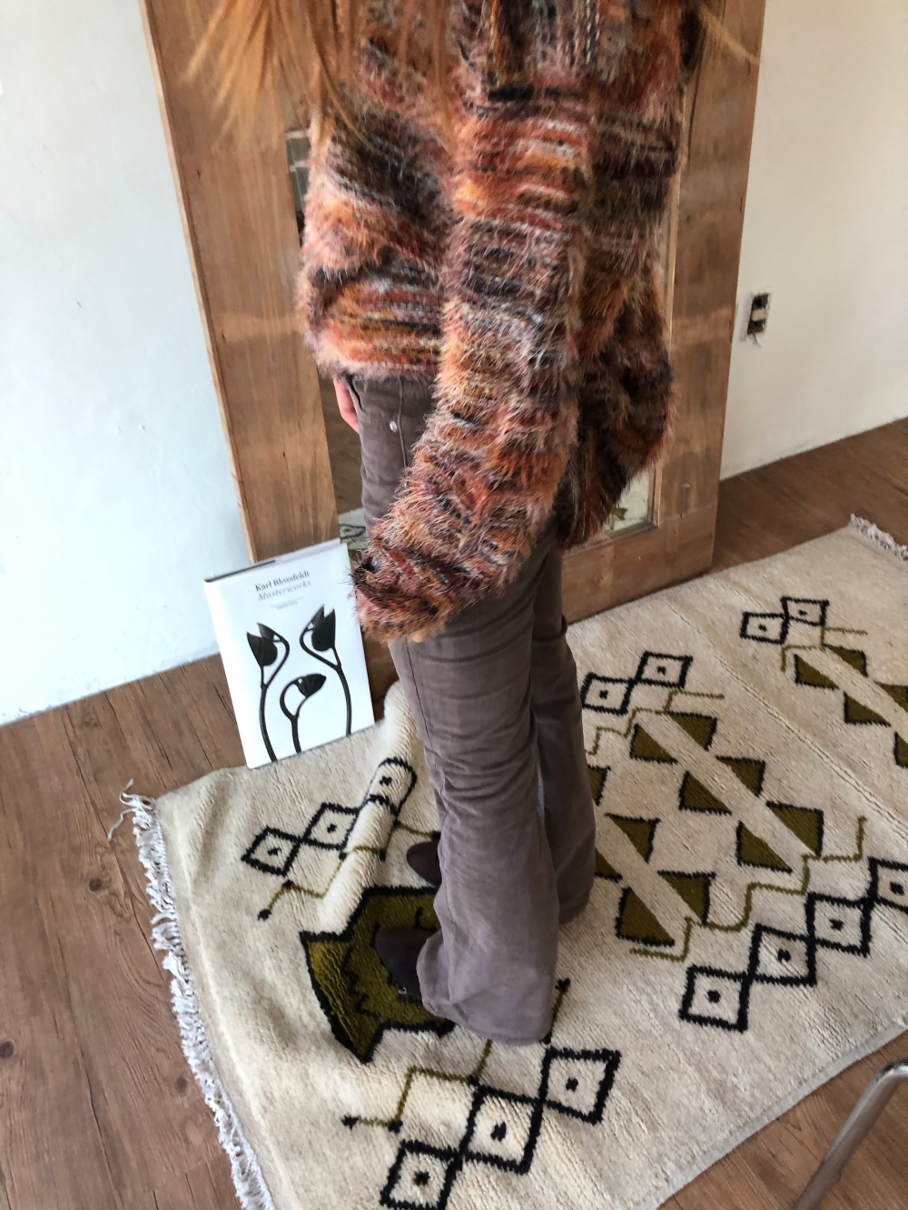 긴팔 티셔츠 모델 착용 이미지-S1L29