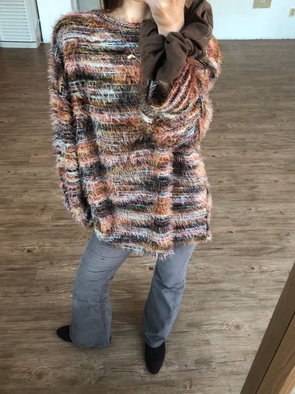 긴팔 티셔츠 모델 착용 이미지-S1L35