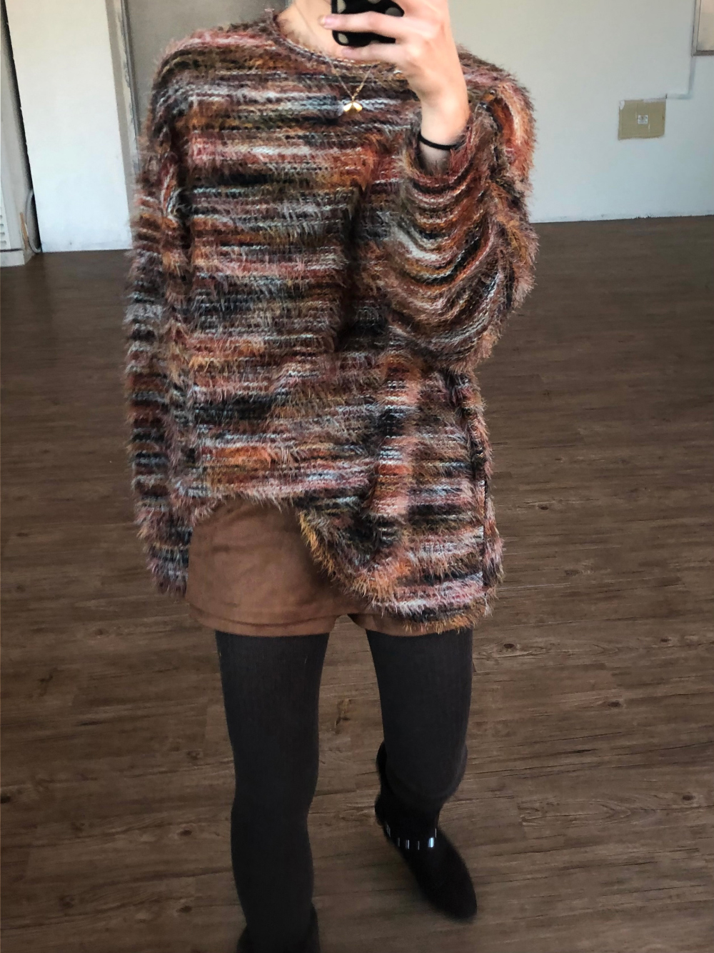 긴팔 티셔츠 모델 착용 이미지-S1L47