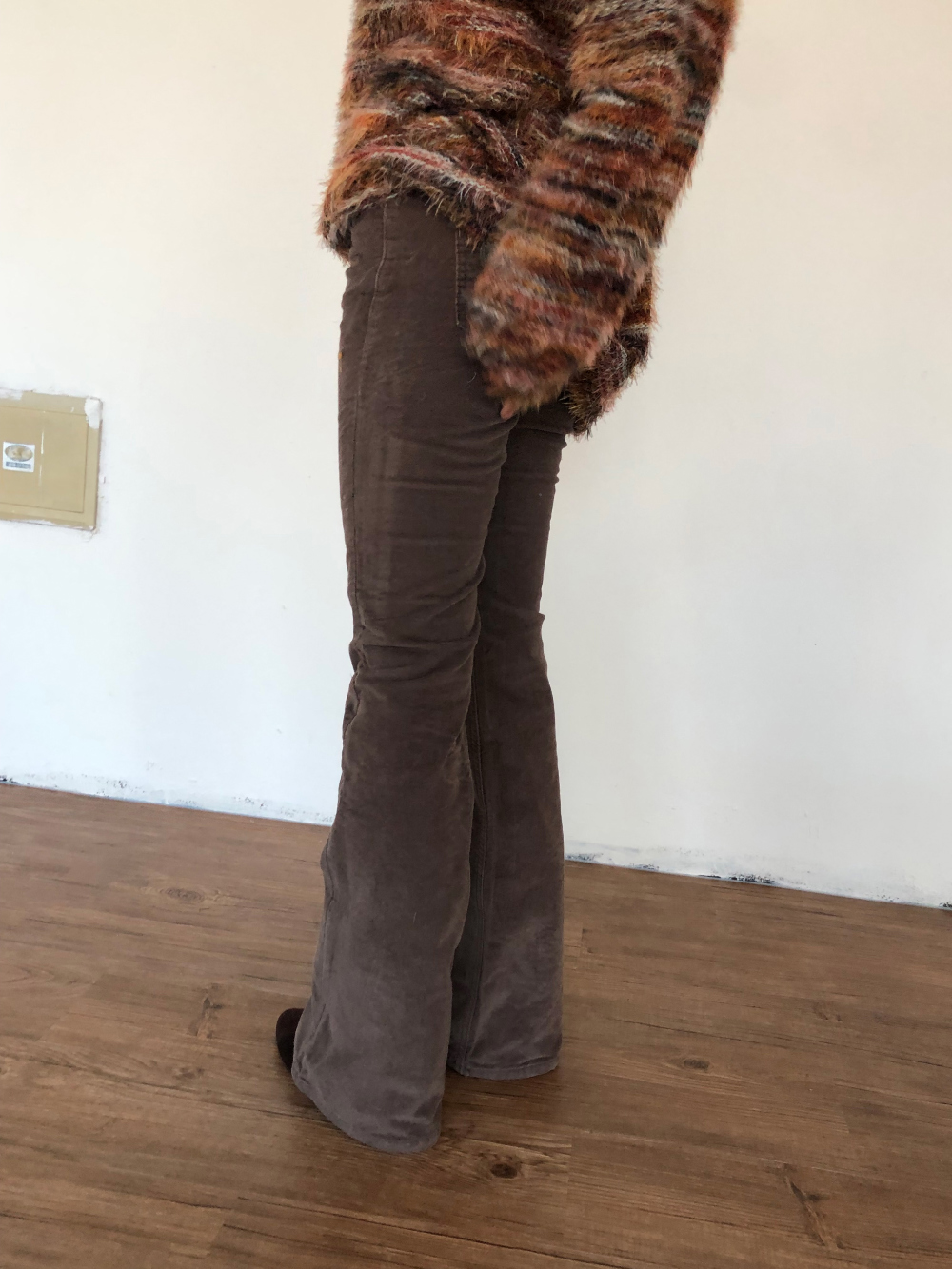 긴팔 티셔츠 모델 착용 이미지-S1L31