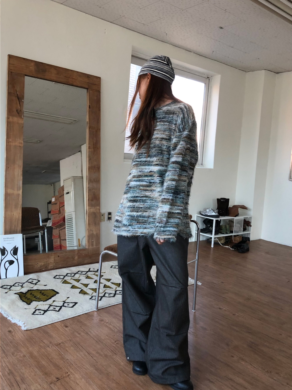 긴팔 티셔츠 모델 착용 이미지-S1L57