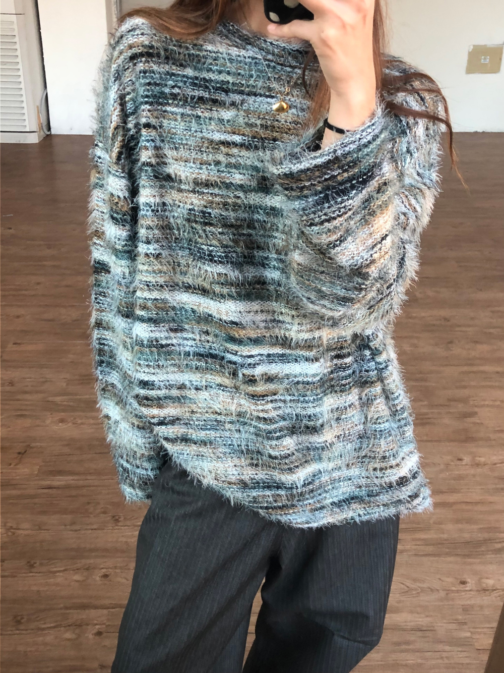 긴팔 티셔츠 모델 착용 이미지-S1L65