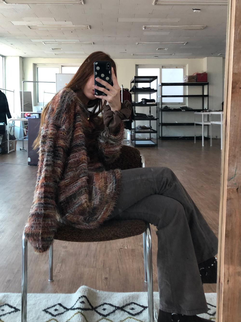 긴팔 티셔츠 모델 착용 이미지-S1L37