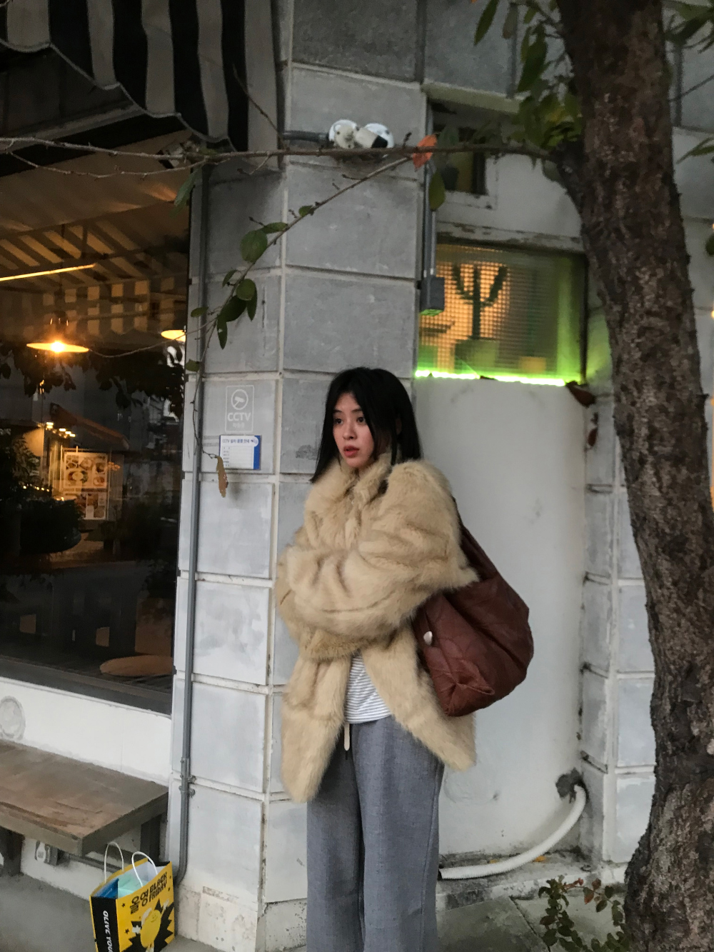 코트 모델 착용 이미지-S1L34