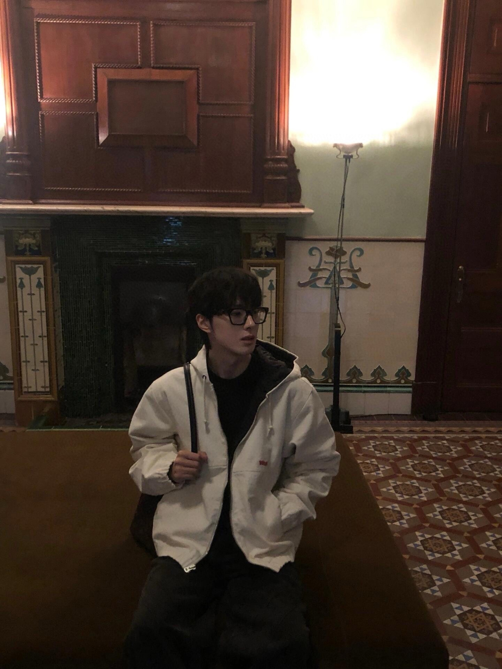재킷 모델 착용 이미지-S1L18