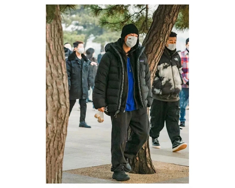 패딩 모델 착용 이미지-S1L25