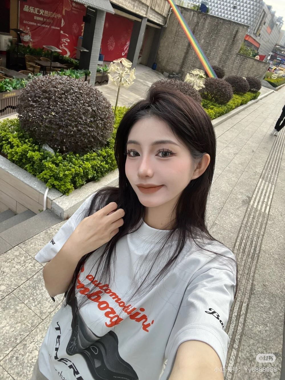 반팔 티셔츠 모델 착용 이미지-S1L17