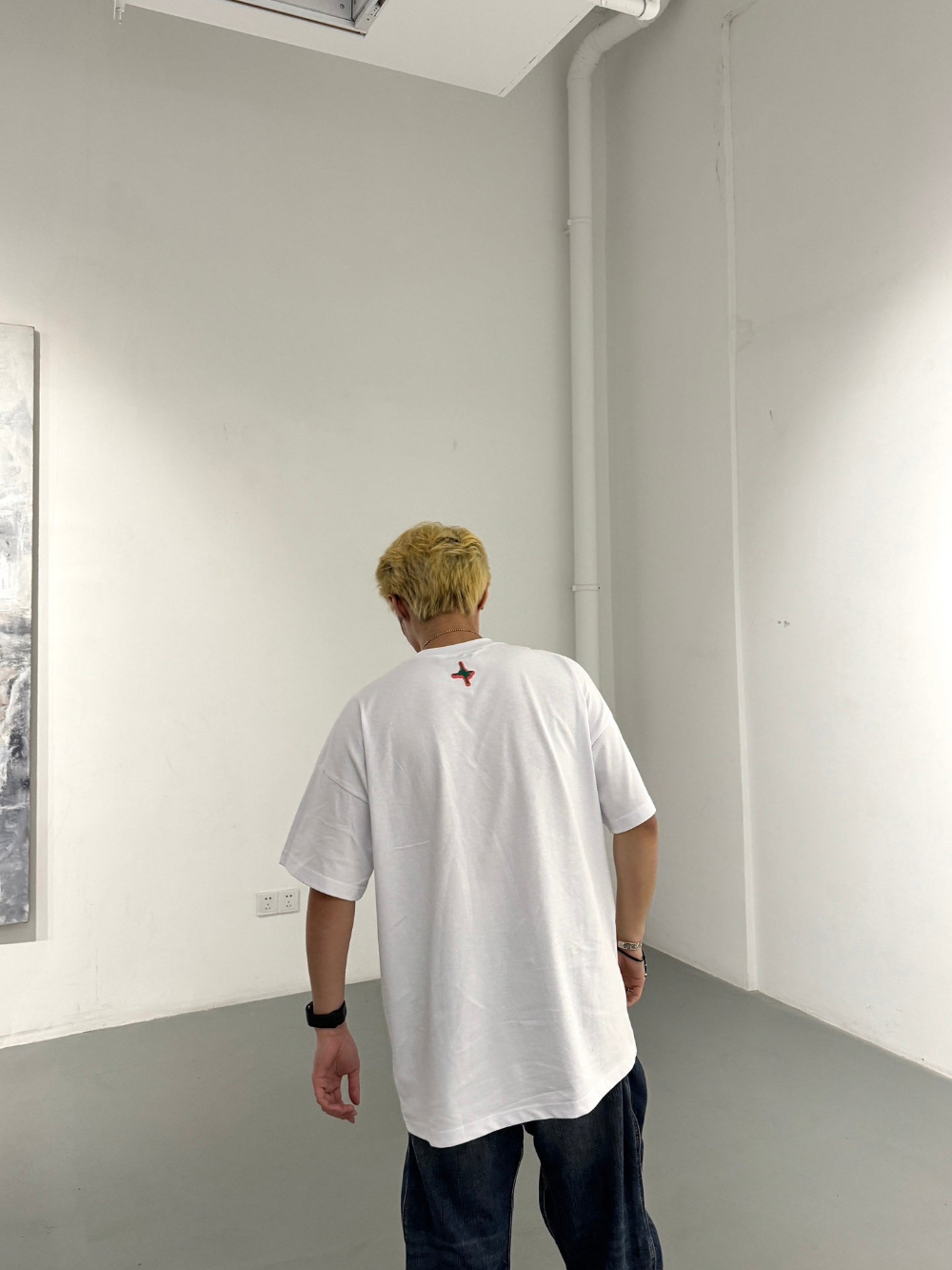 반팔 티셔츠 모델 착용 이미지-S3L25