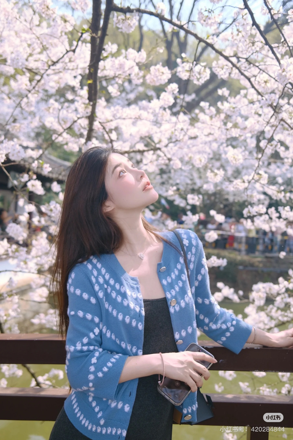 드레스 모델 착용 이미지-S224L19