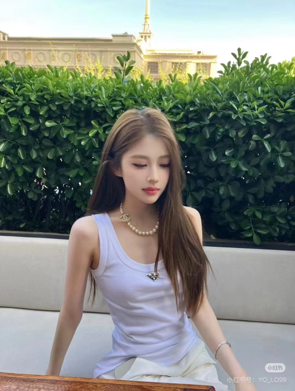 민소매 모델 착용 이미지-S238L8