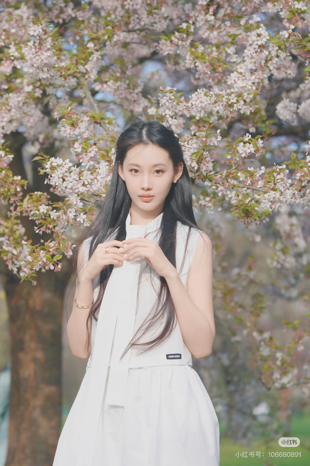 드레스 모델 착용 이미지-S257L7