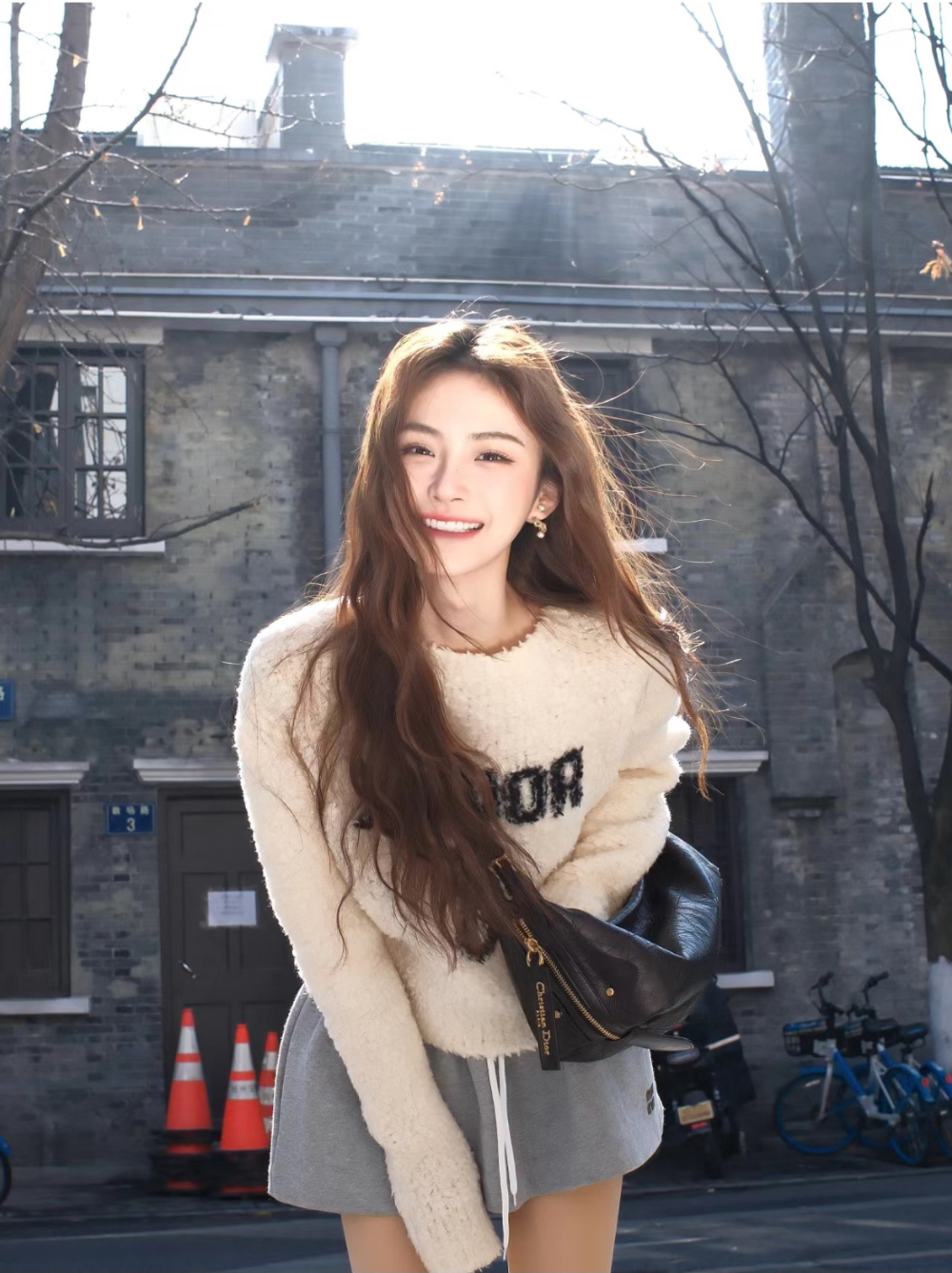 가방 모델 착용 이미지-S140L10