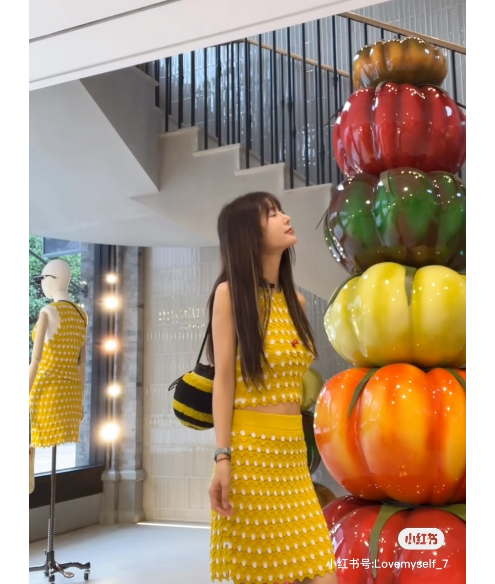 민소매 모델 착용 이미지-S311L8
