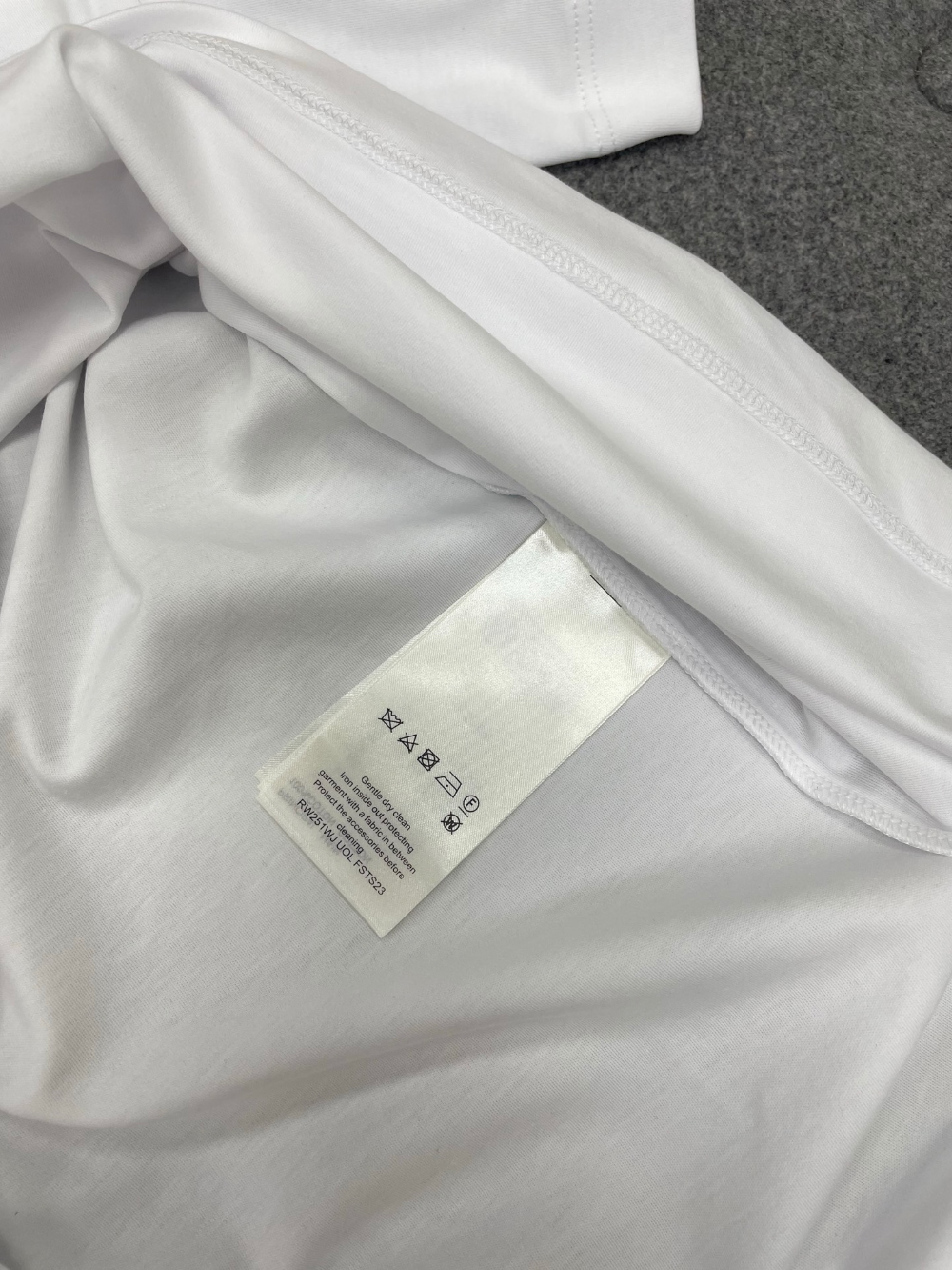 반팔 티셔츠 상품상세 이미지-S235L27