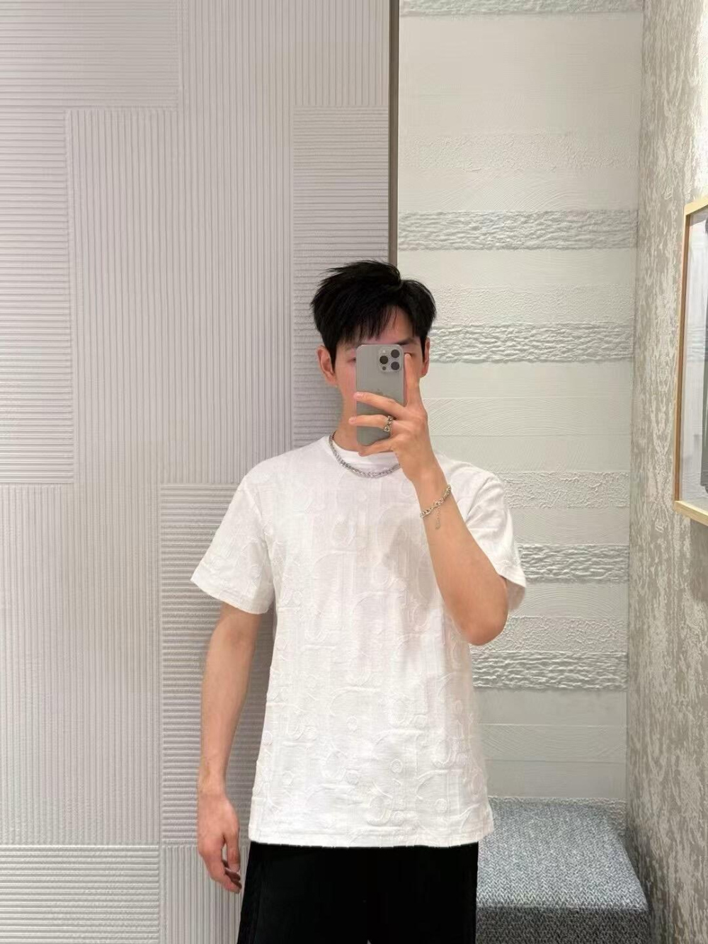 반팔 티셔츠 모델 착용 이미지-S346L5