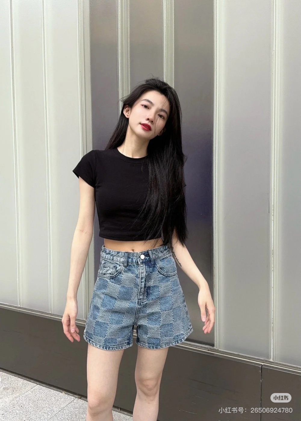 반팔 티셔츠 모델 착용 이미지-S341L6