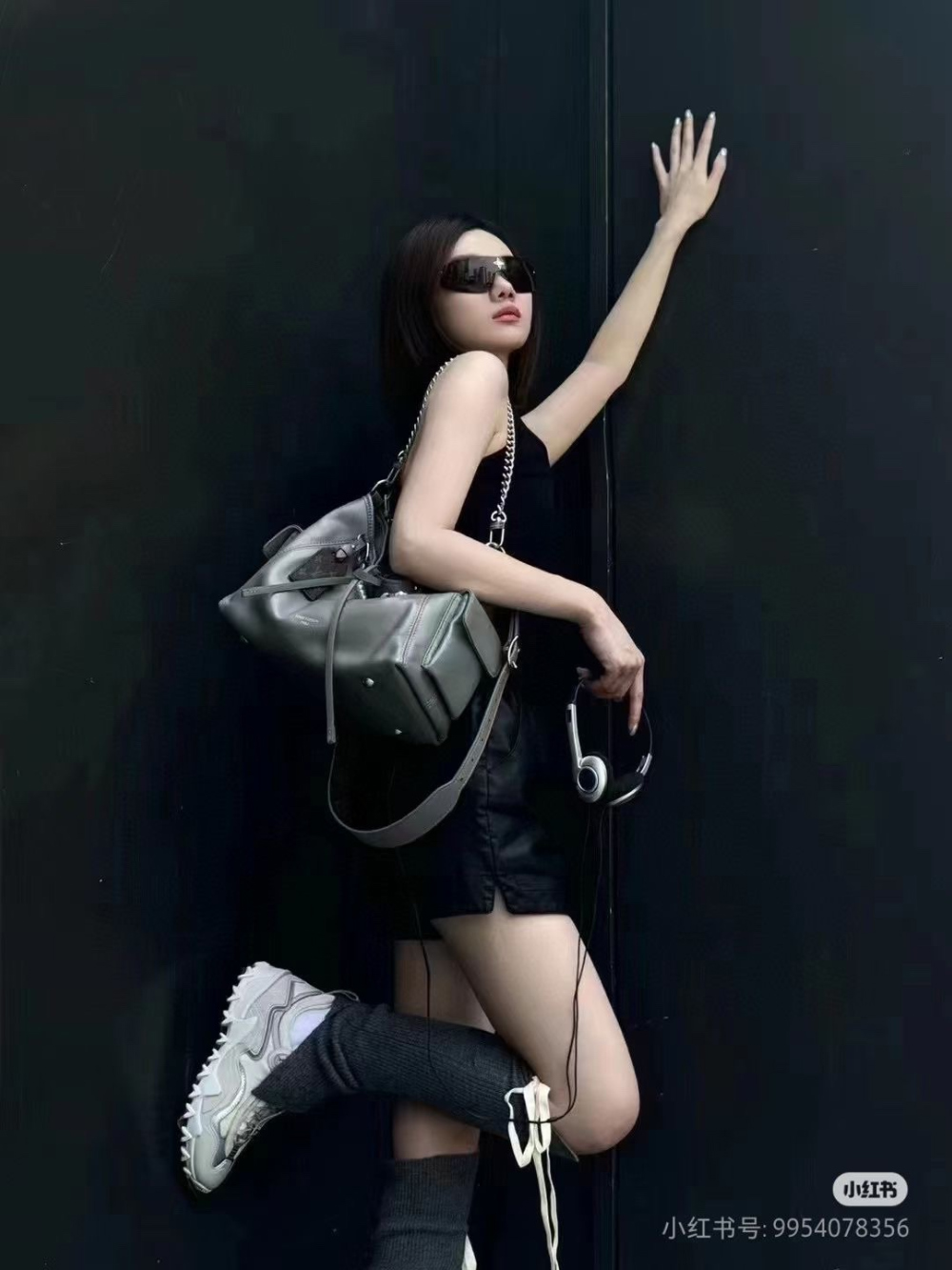 가방 모델 착용 이미지-S115L6