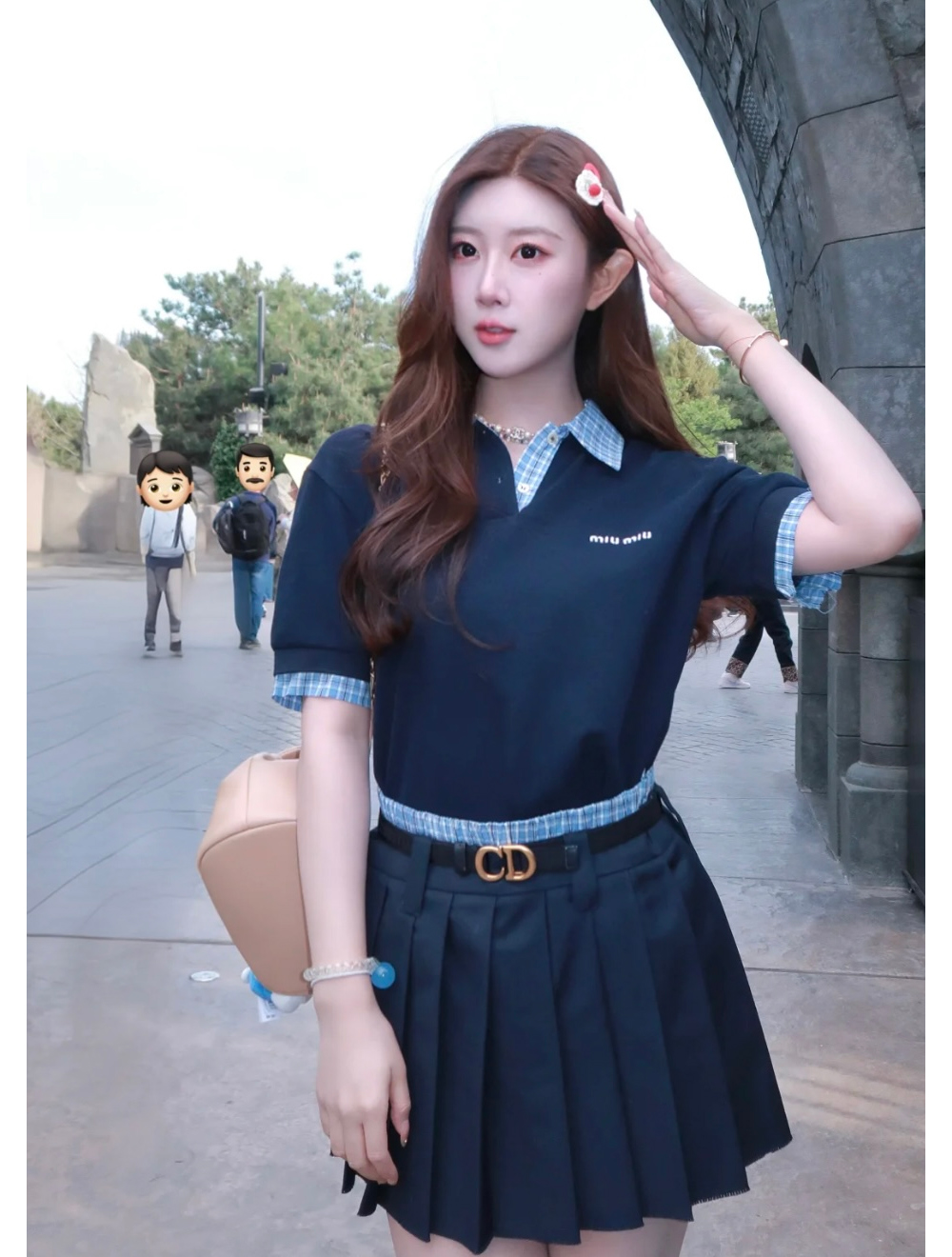 반팔 티셔츠 모델 착용 이미지-S283L8