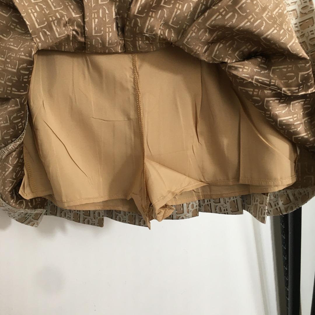 10c4f19f2af33926dcbd095bd17a94e4.jpg